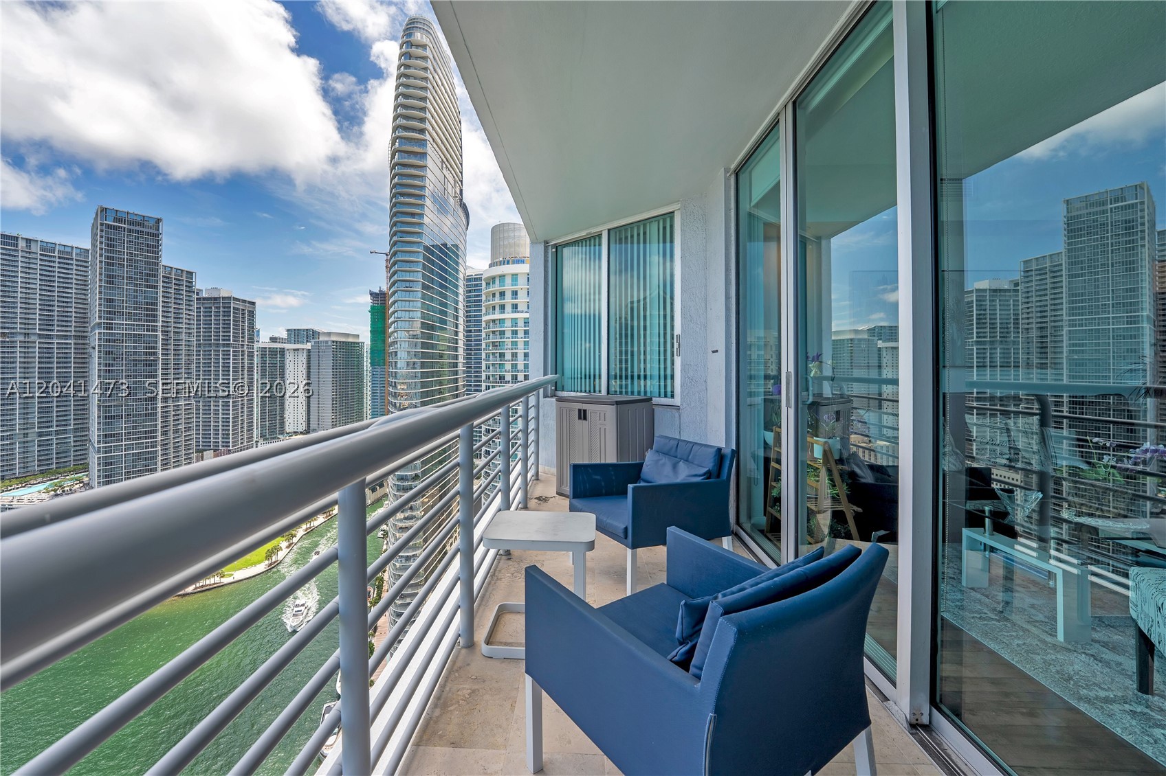 325 S Biscayne Blvd #3921 Miami, FL 33131