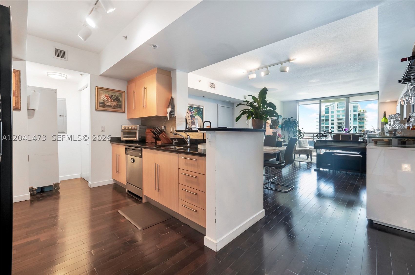 325 S Biscayne Blvd #3921 Miami, FL 33131