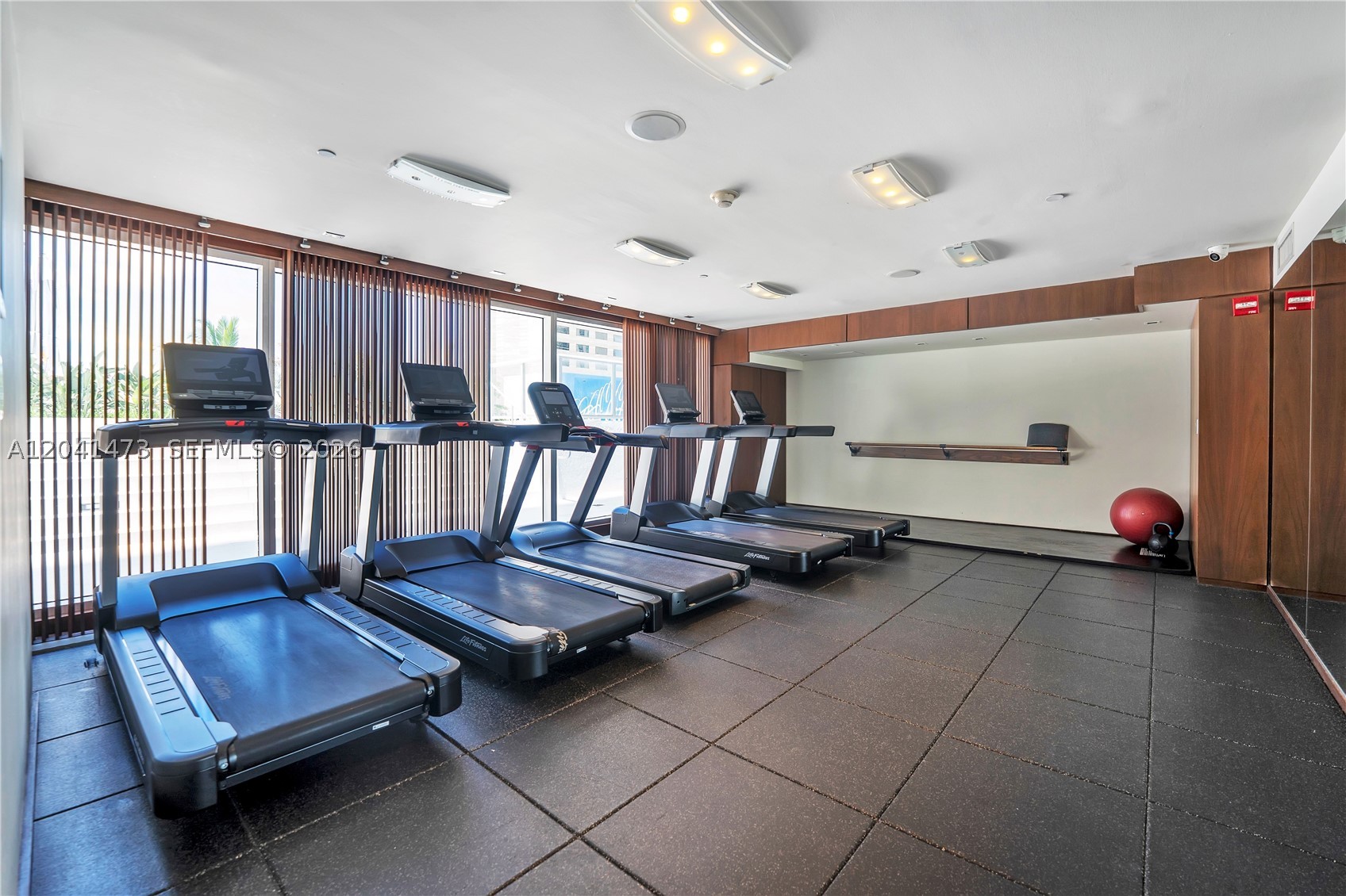 325 S Biscayne Blvd #3921 Miami, FL 33131