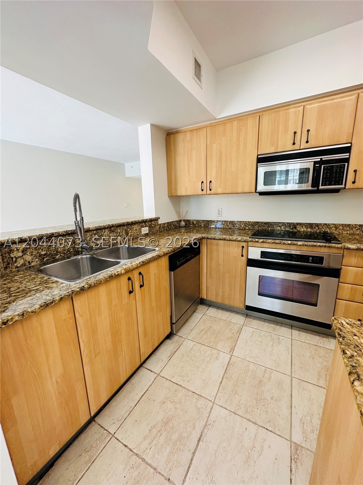 140 Meridian Ave #314 Miami Beach, FL 33139