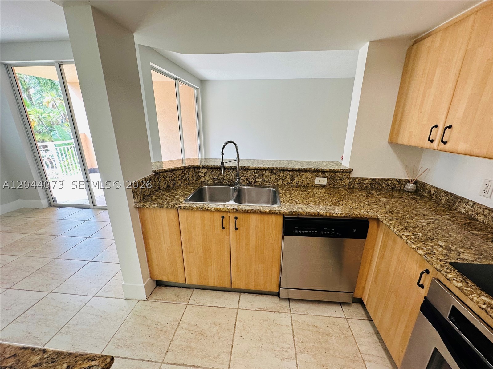 140 Meridian Ave #314 Miami Beach, FL 33139
