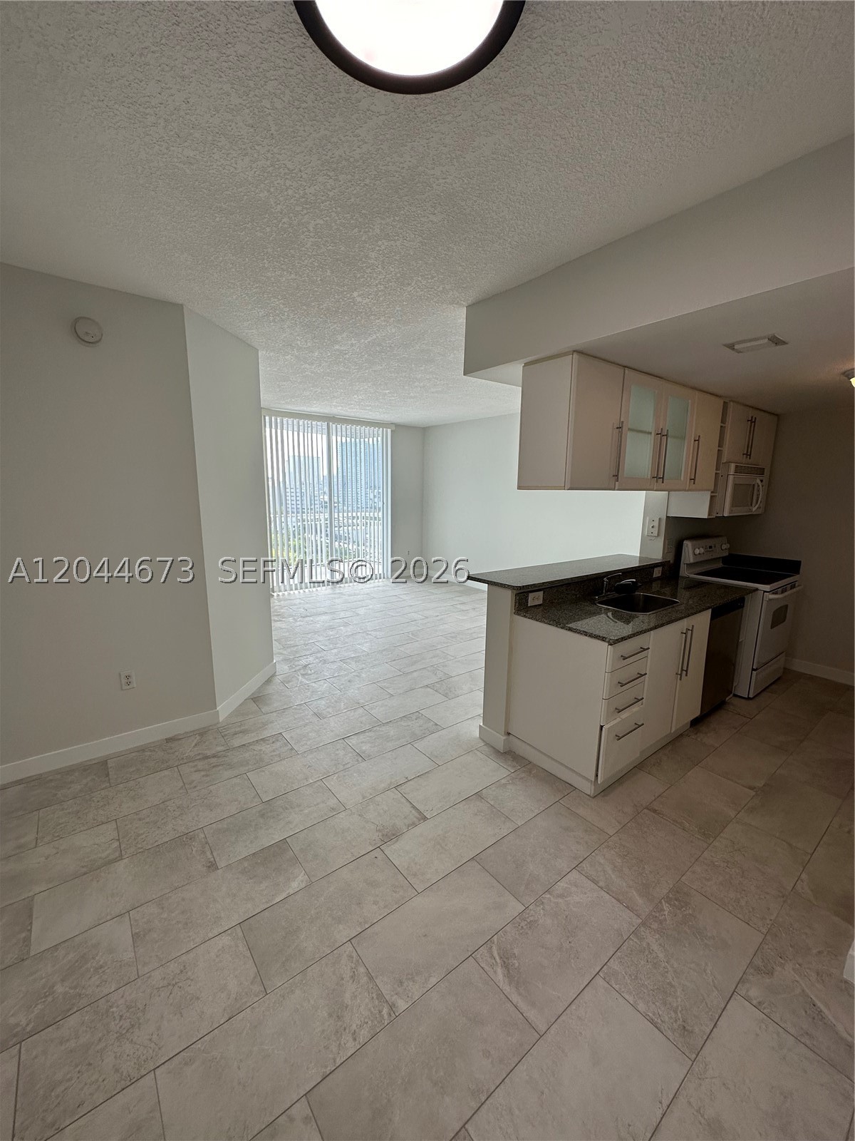 image 1800 Biscayne Plaza1