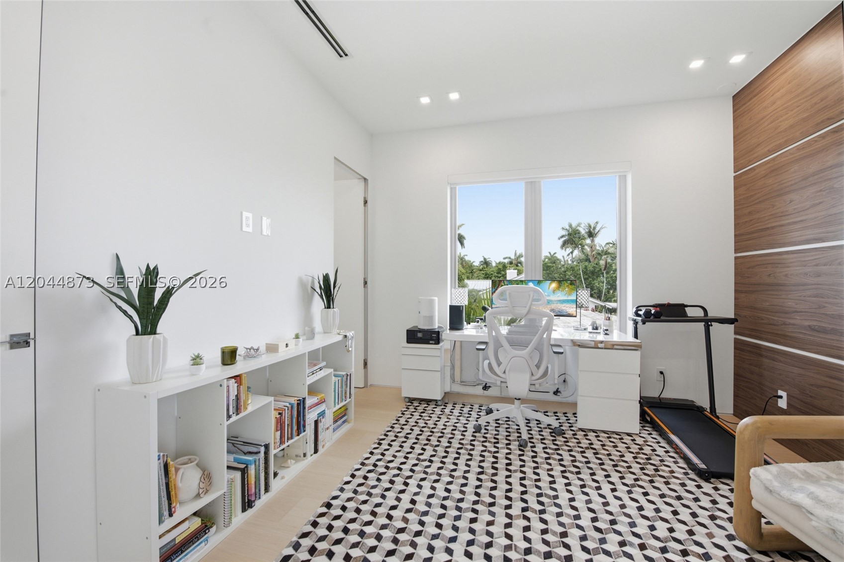 91 Fiesta Way Fort Lauderdale, FL 33301