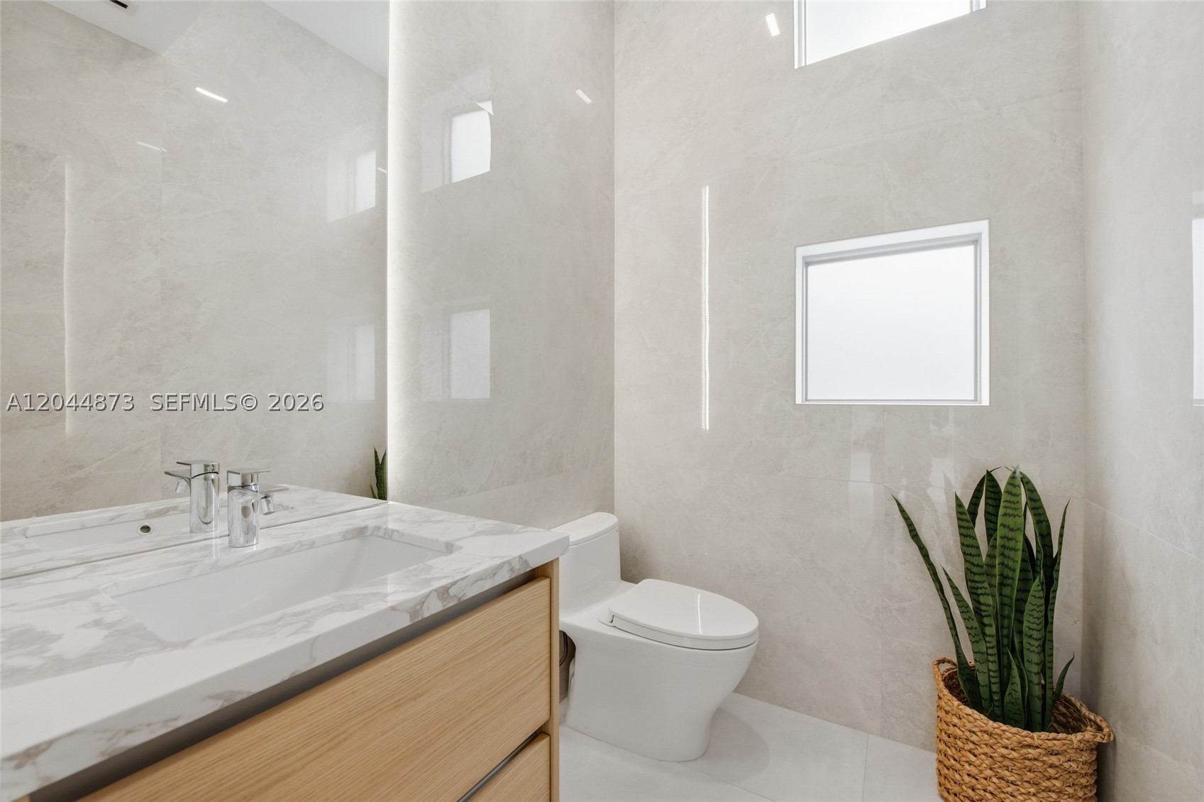 91 Fiesta Way Fort Lauderdale, FL 33301