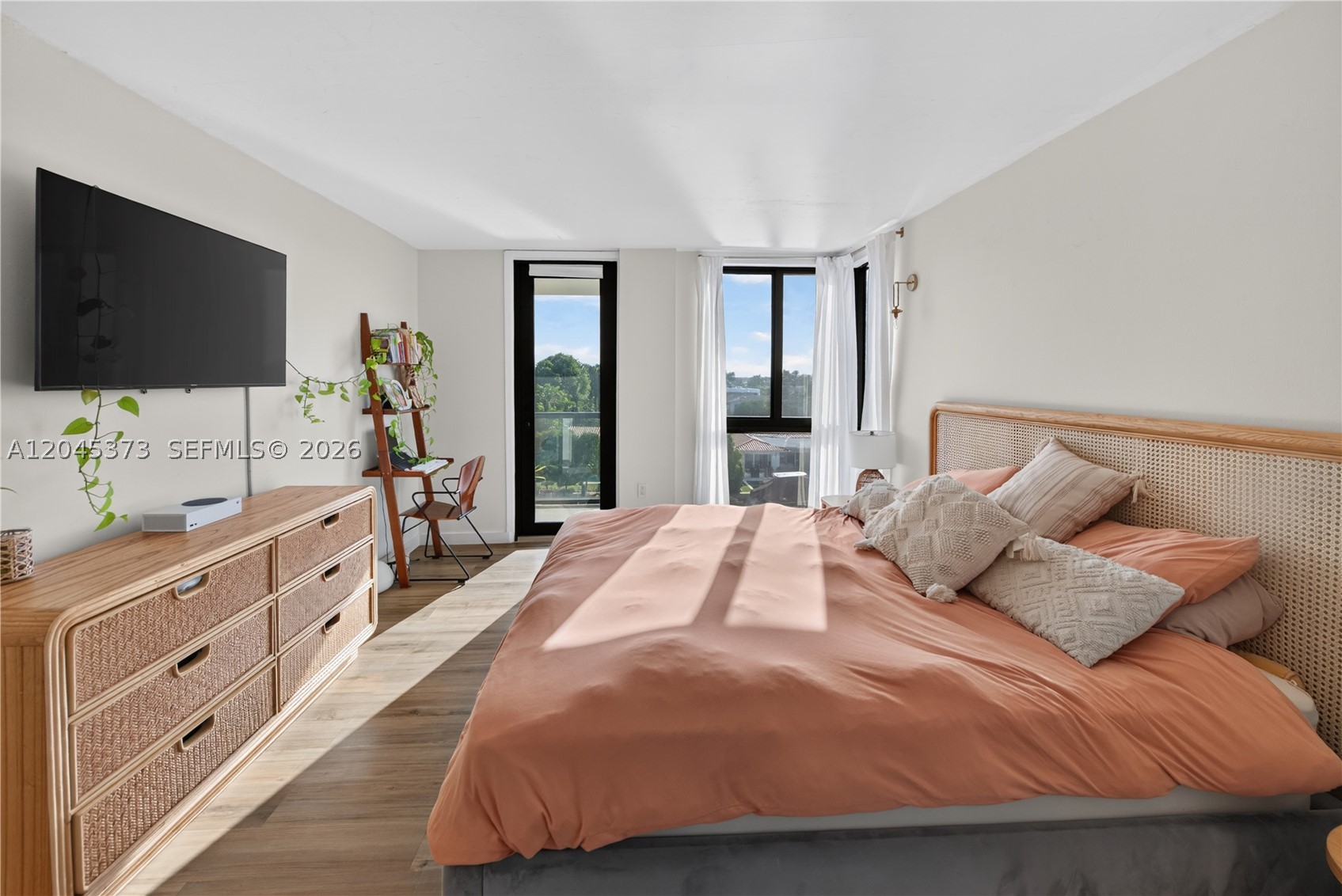 9800 W Bay Hbr Dr #503 Bay Harbor Islands, FL 33154