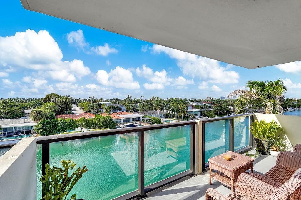 9800 W Bay Hbr Dr #503 Bay Harbor Islands, FL 33154