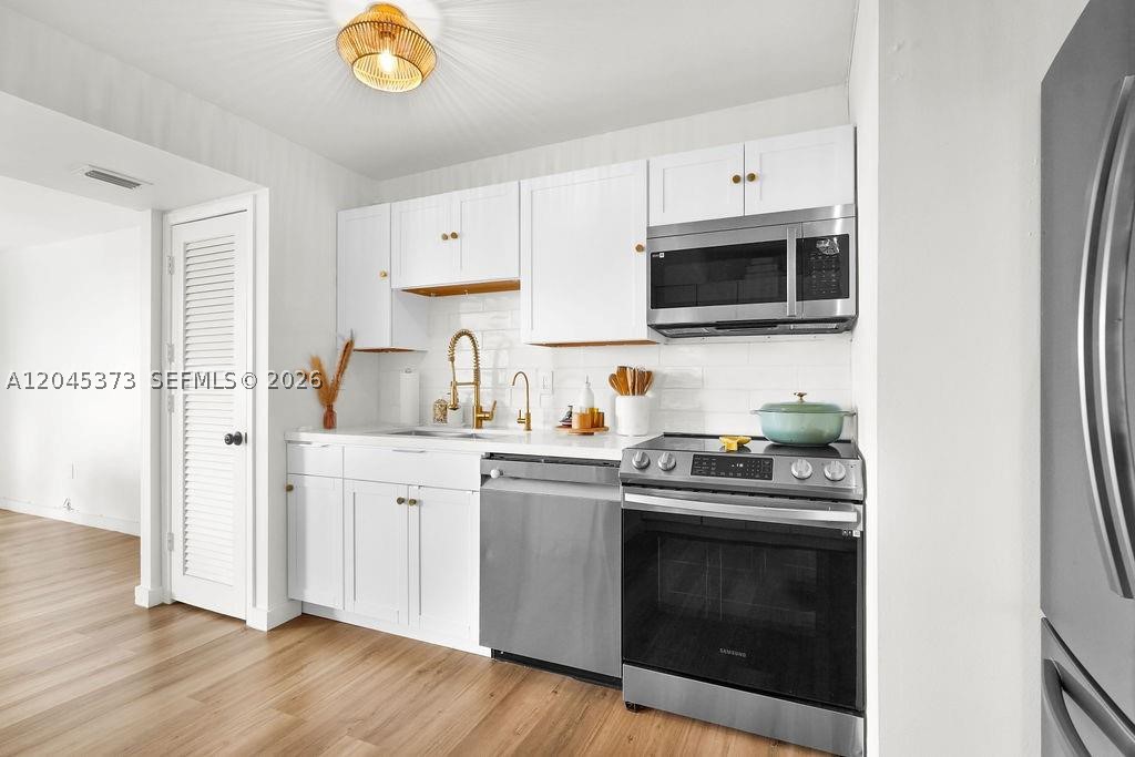 9800 W Bay Hbr Dr #503 Bay Harbor Islands, FL 33154