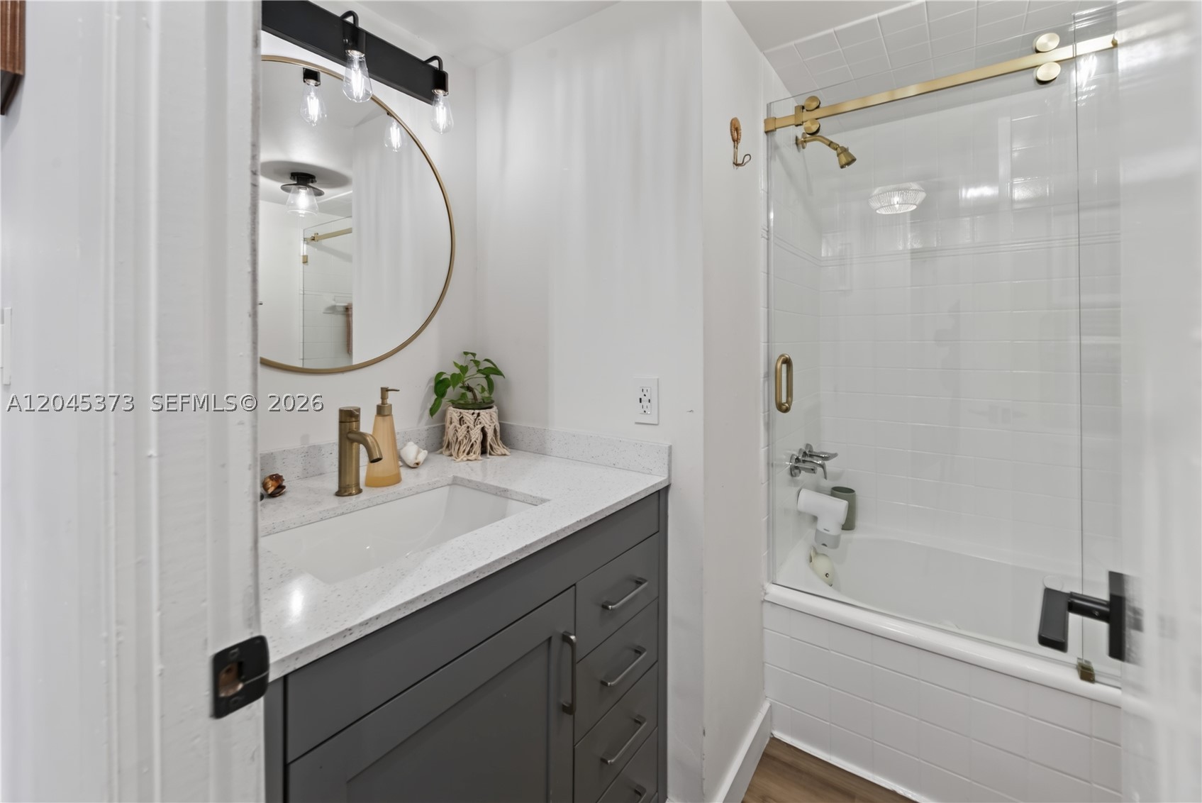 9800 W Bay Hbr Dr #503 Bay Harbor Islands, FL 33154