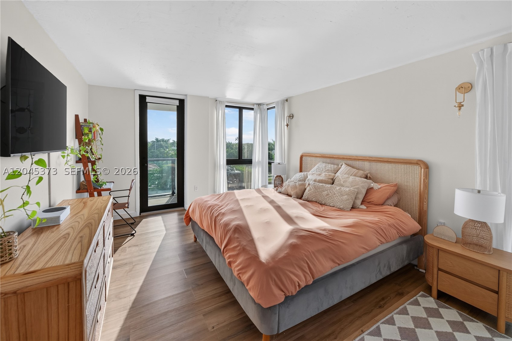 9800 W Bay Hbr Dr #503 Bay Harbor Islands, FL 33154
