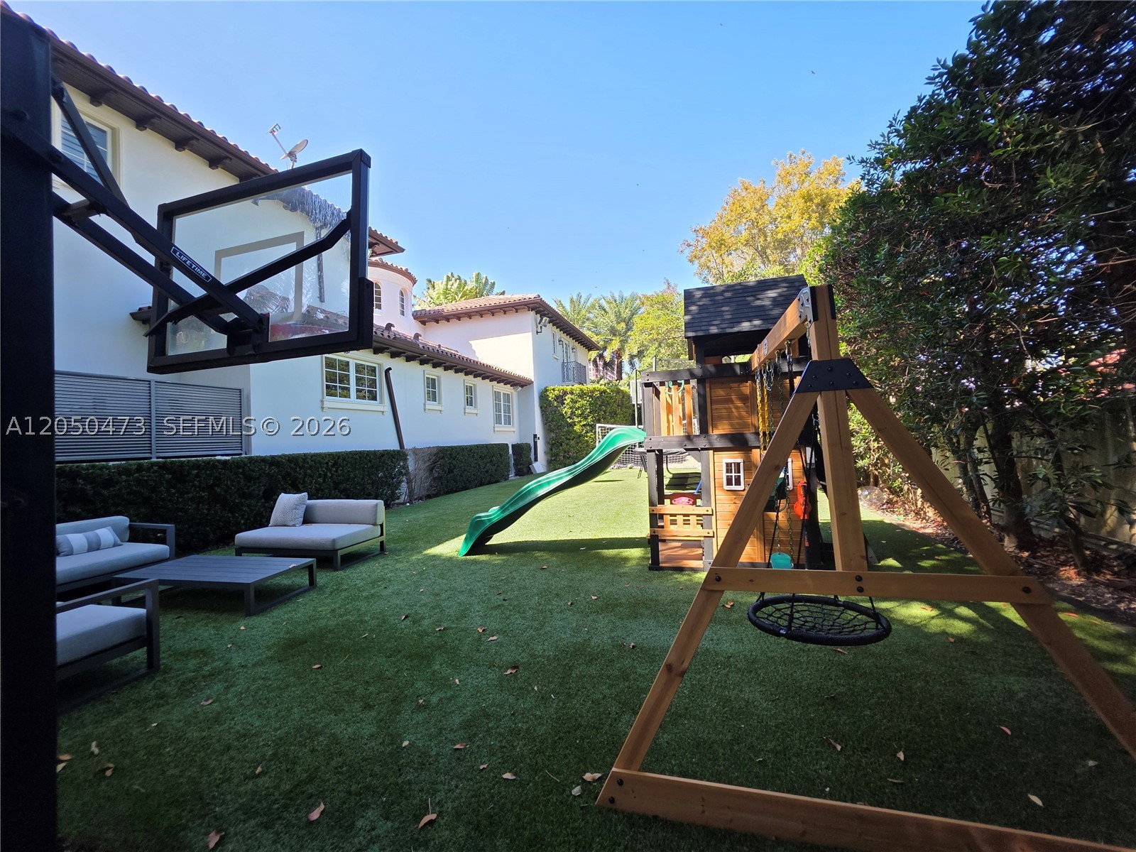 277 Marinero Ct Coral Gables, FL 33143