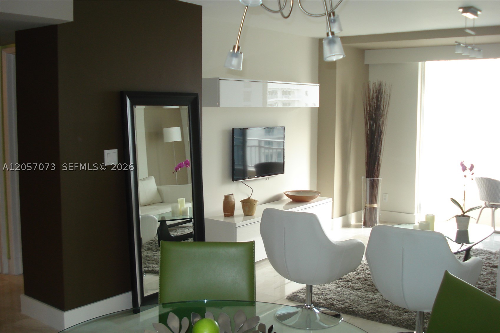 image Isola12