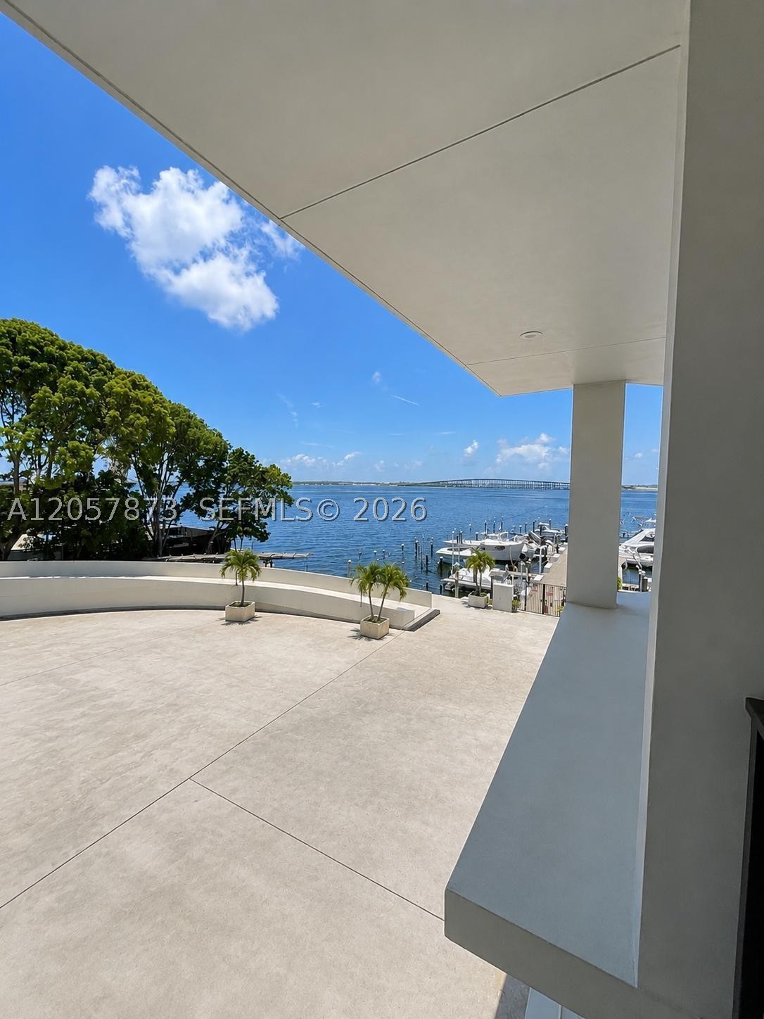 image Brickell Place I13