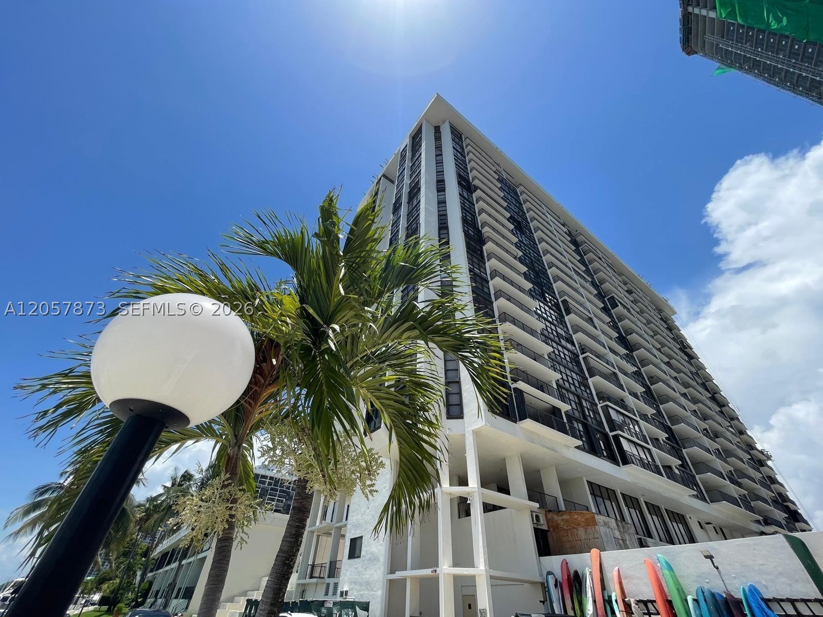 image Brickell Place I25