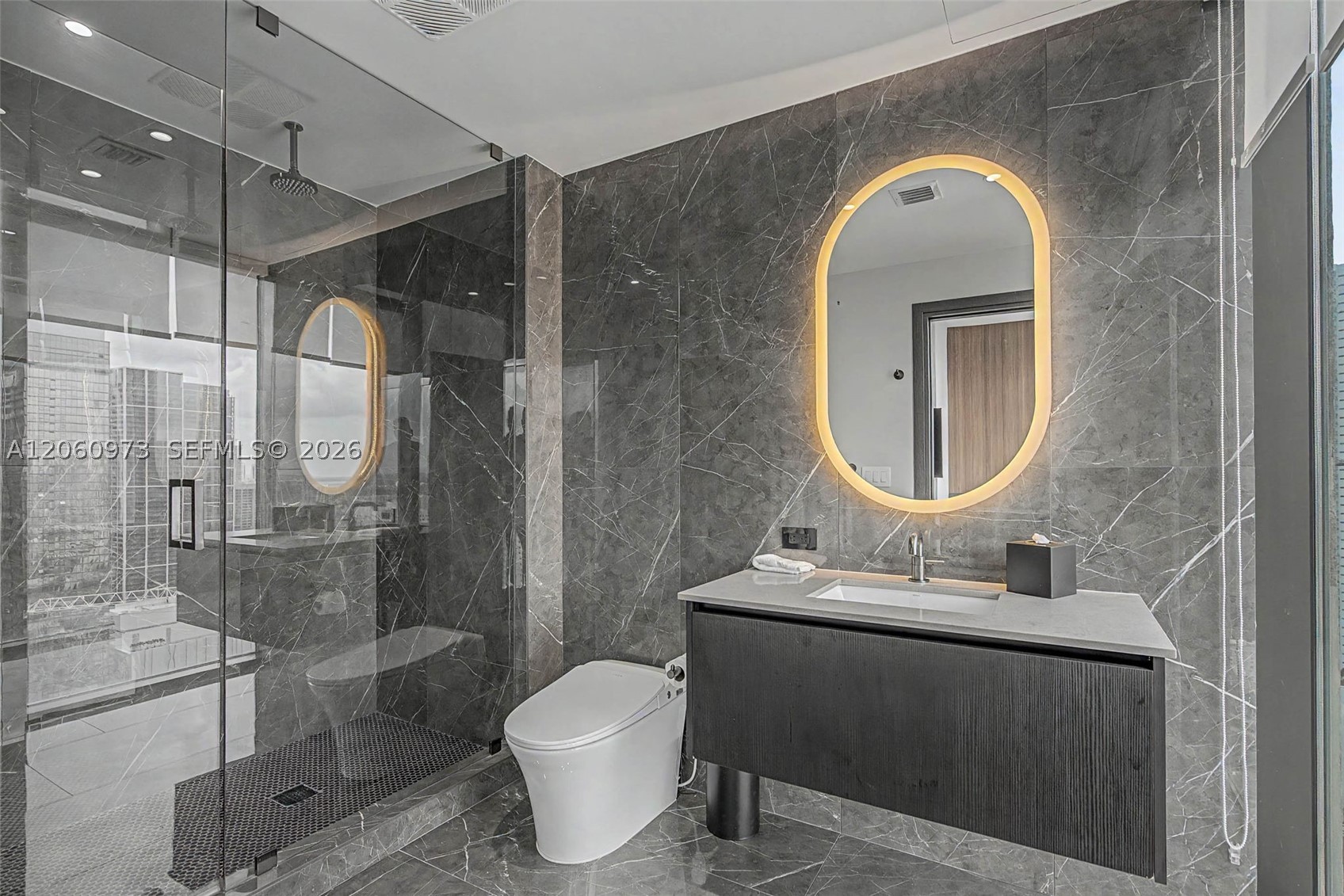 image E11EVEN Hotel & Residences13