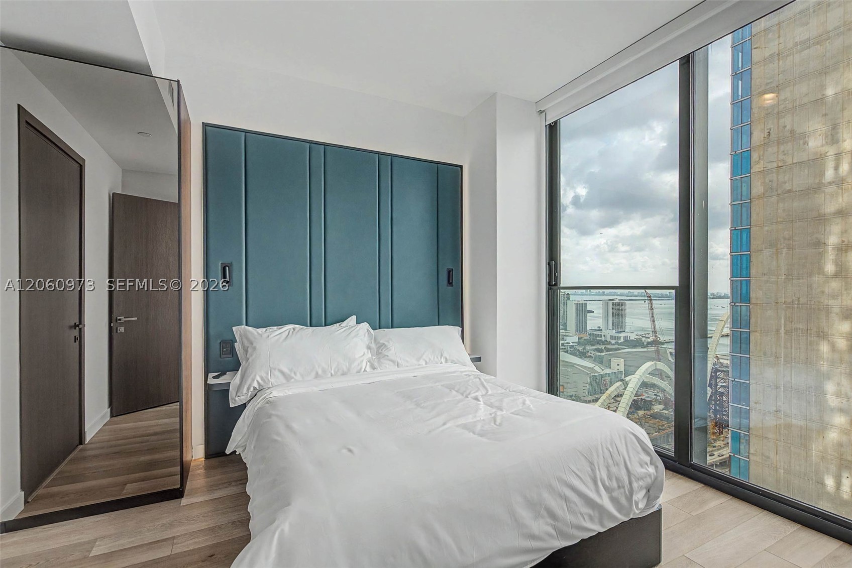 image E11EVEN Hotel & Residences6