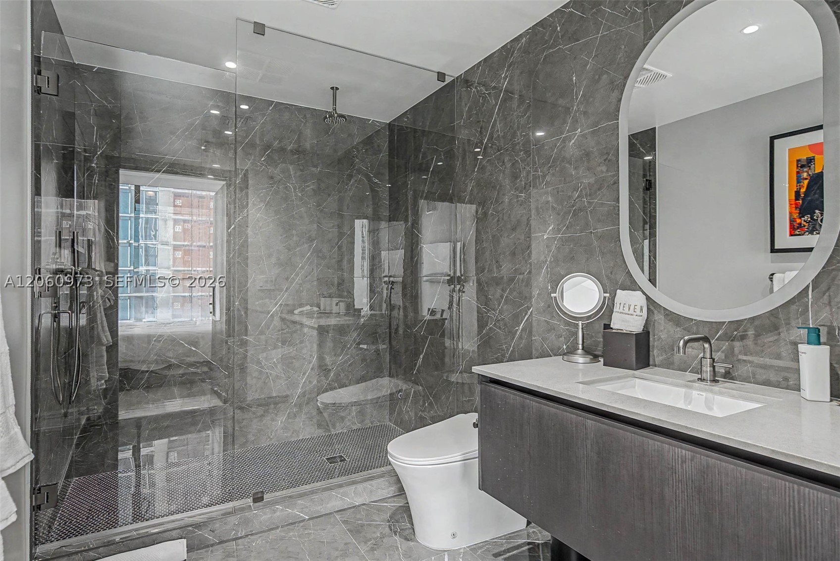 image E11EVEN Hotel & Residences7