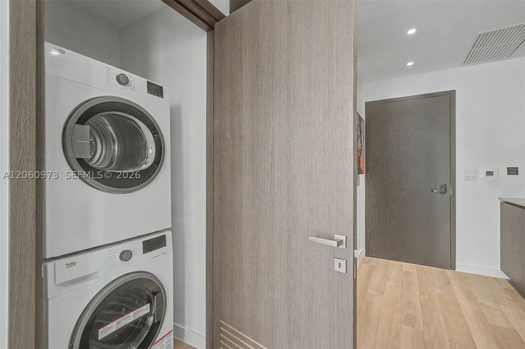 image E11EVEN Hotel & Residences8