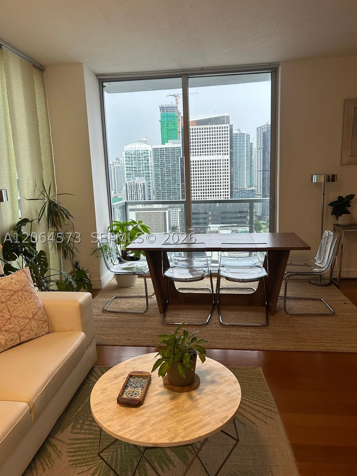 1060 Brickell Ave #2717