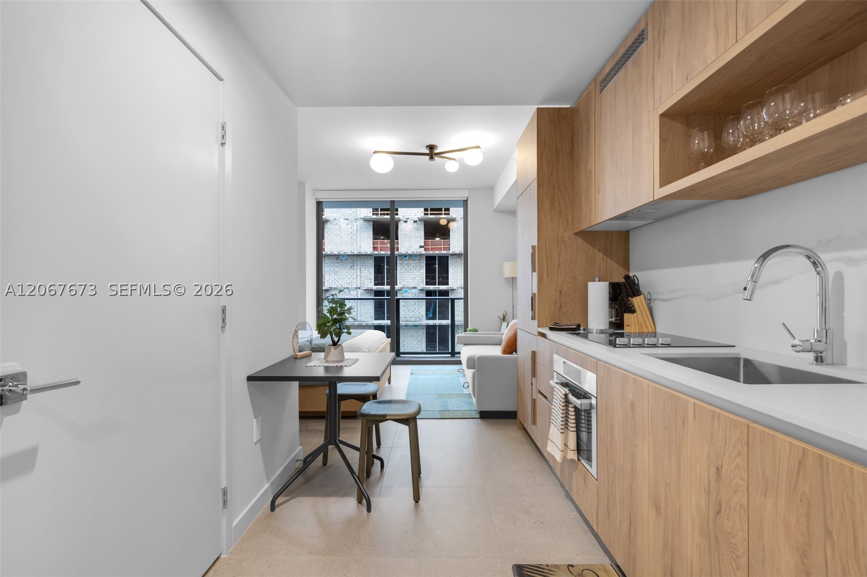 11 NE 6th St #2808