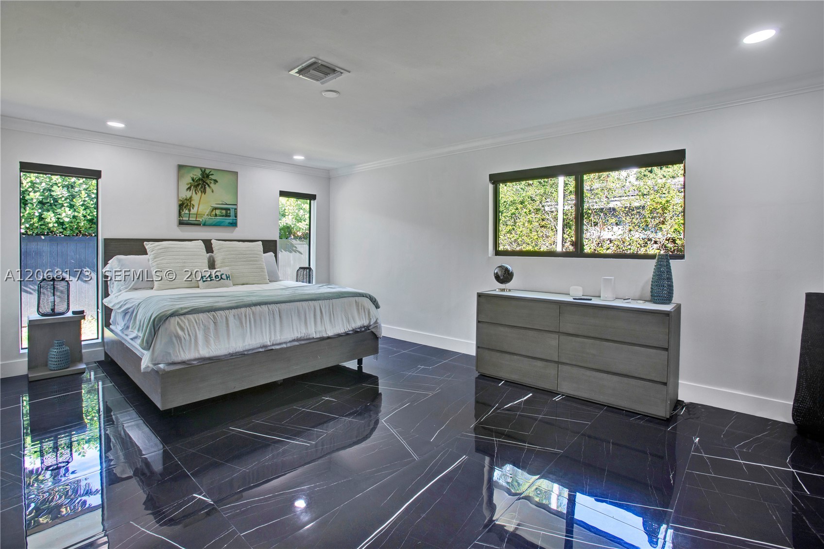 2457 NE 27th Ter Fort Lauderdale, FL 33305