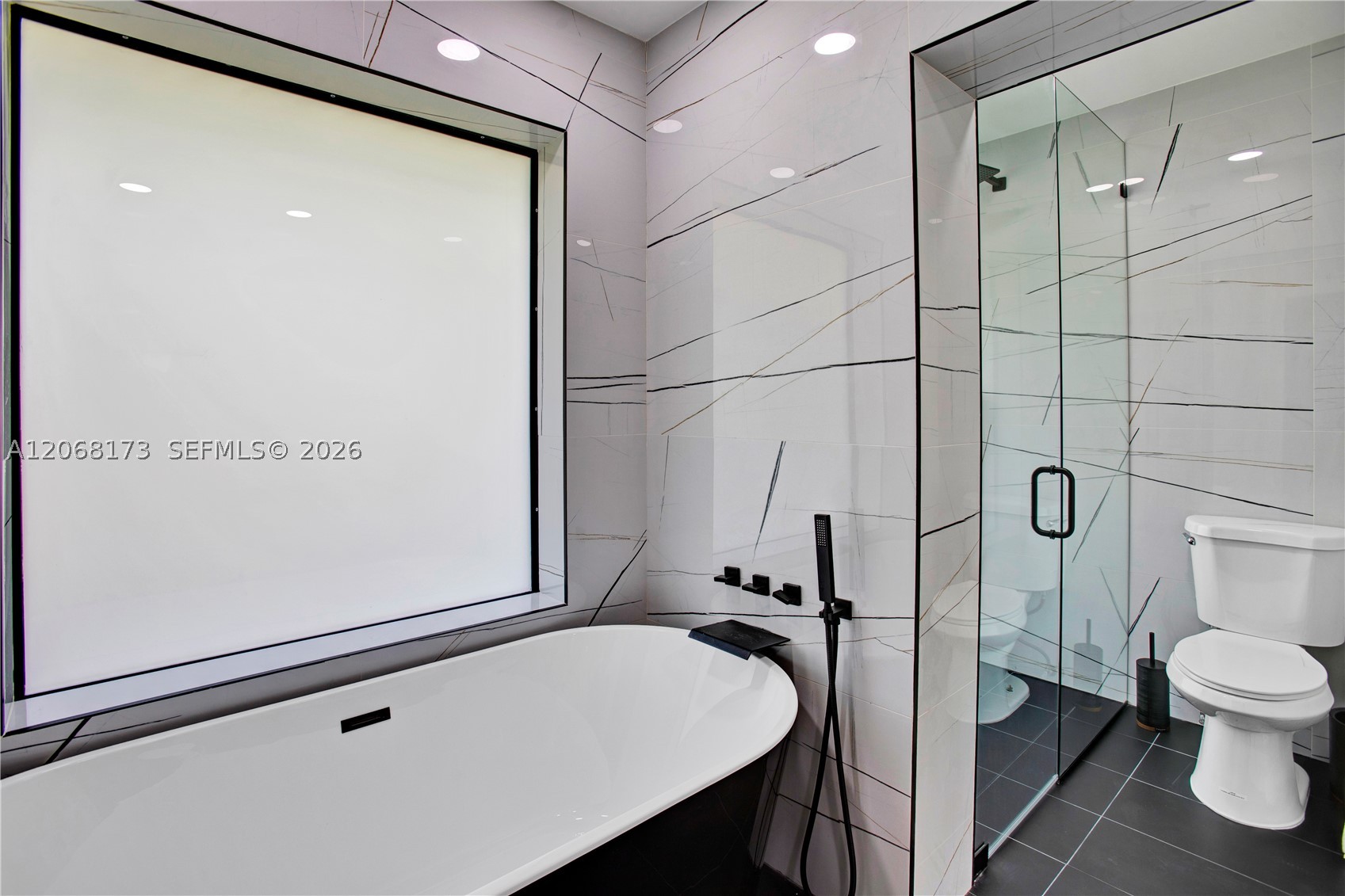 2457 NE 27th Ter Fort Lauderdale, FL 33305