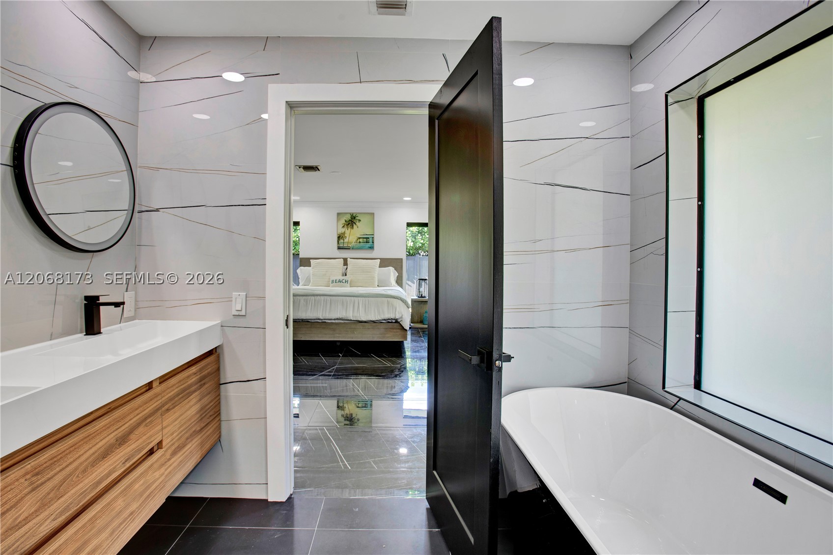 2457 NE 27th Ter Fort Lauderdale, FL 33305