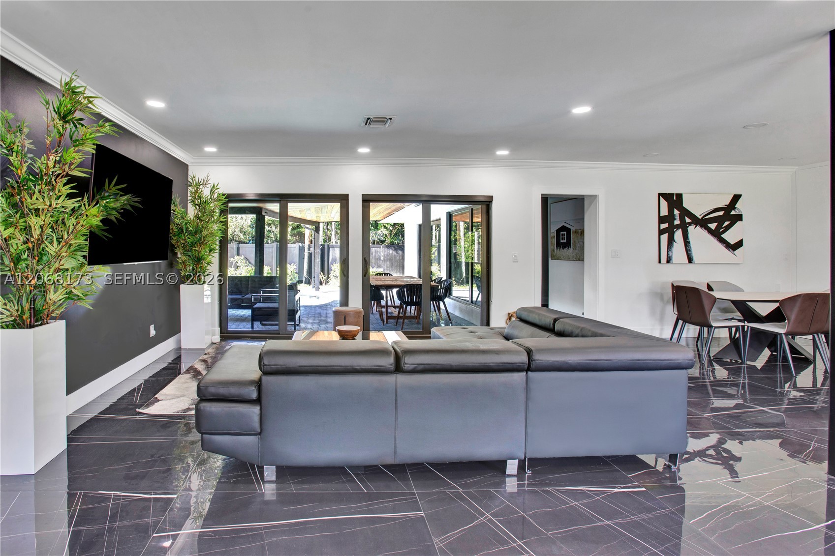 2457 NE 27th Ter Fort Lauderdale, FL 33305