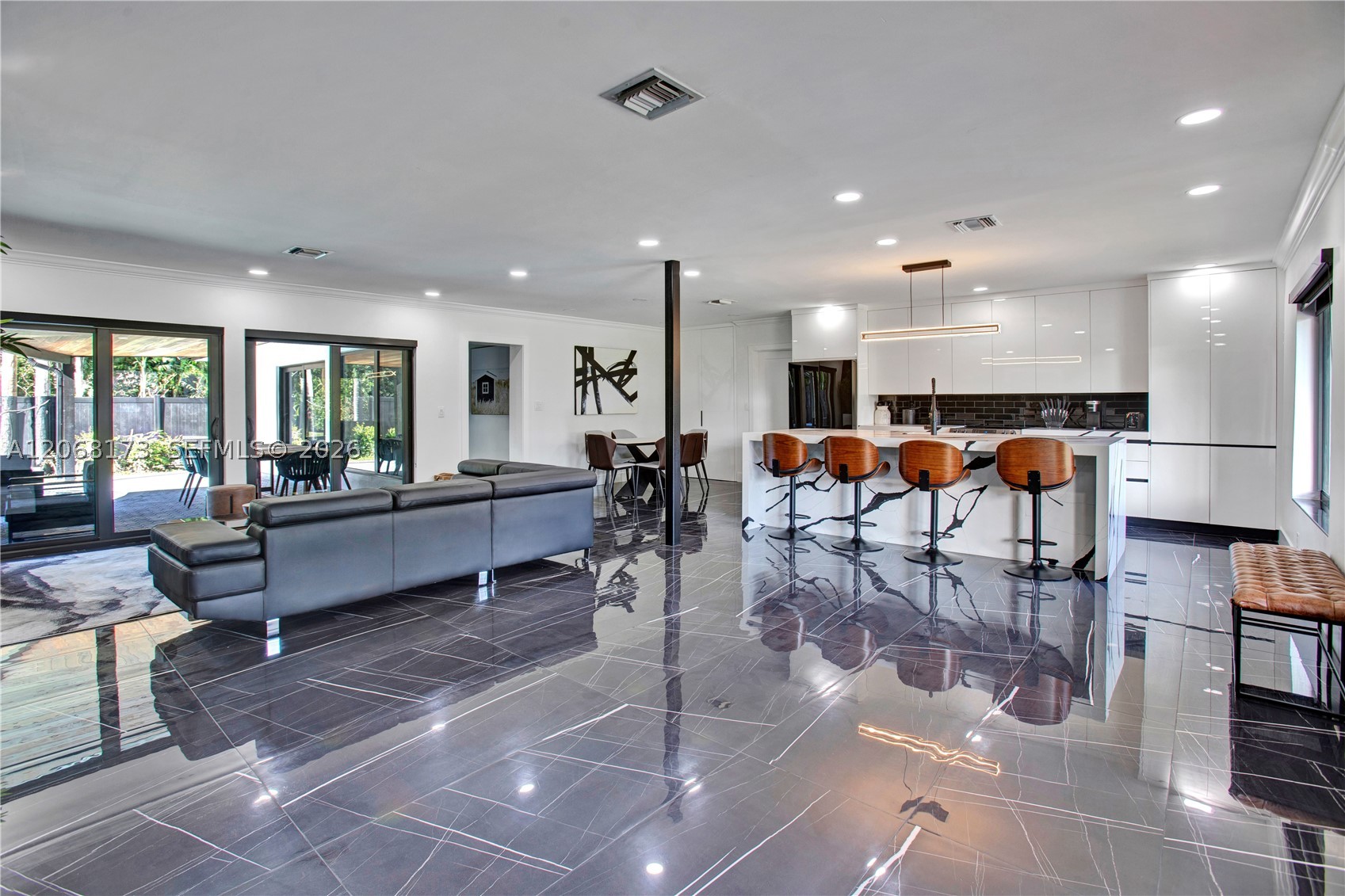 2457 NE 27th Ter Fort Lauderdale, FL 33305