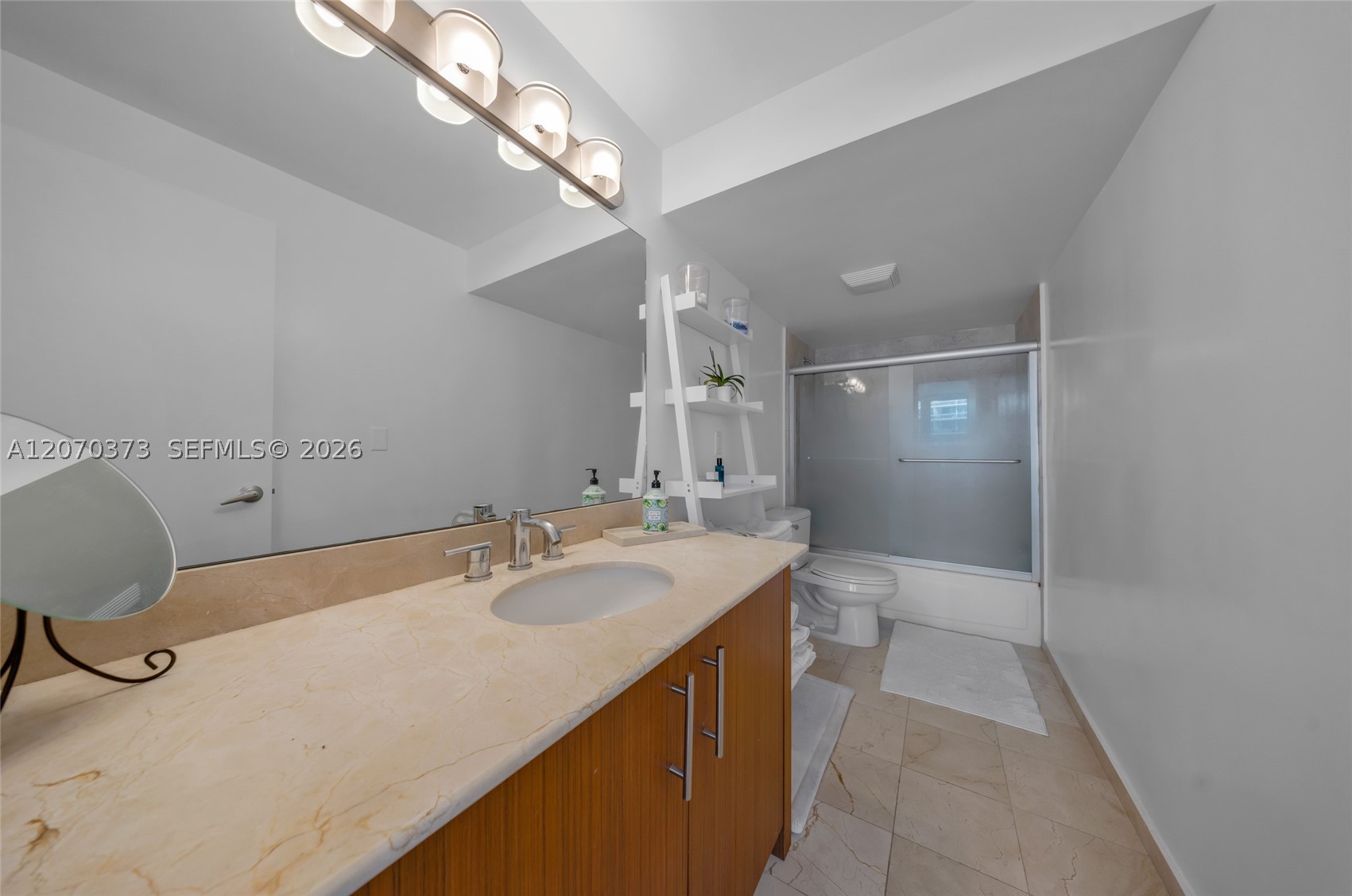 image Harbour House17