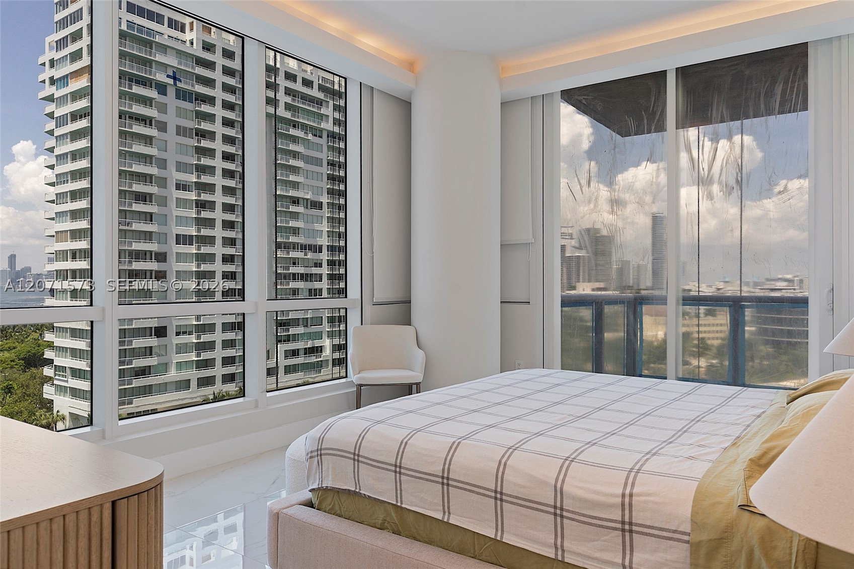 image Continuum South Beach South Tower38
