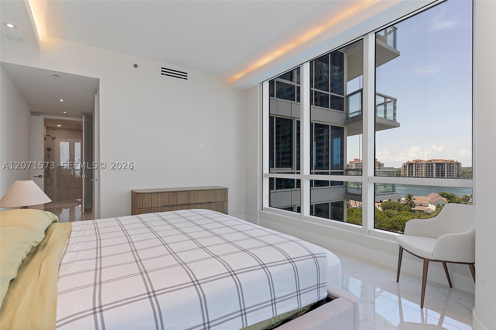 image Continuum South Beach South Tower39