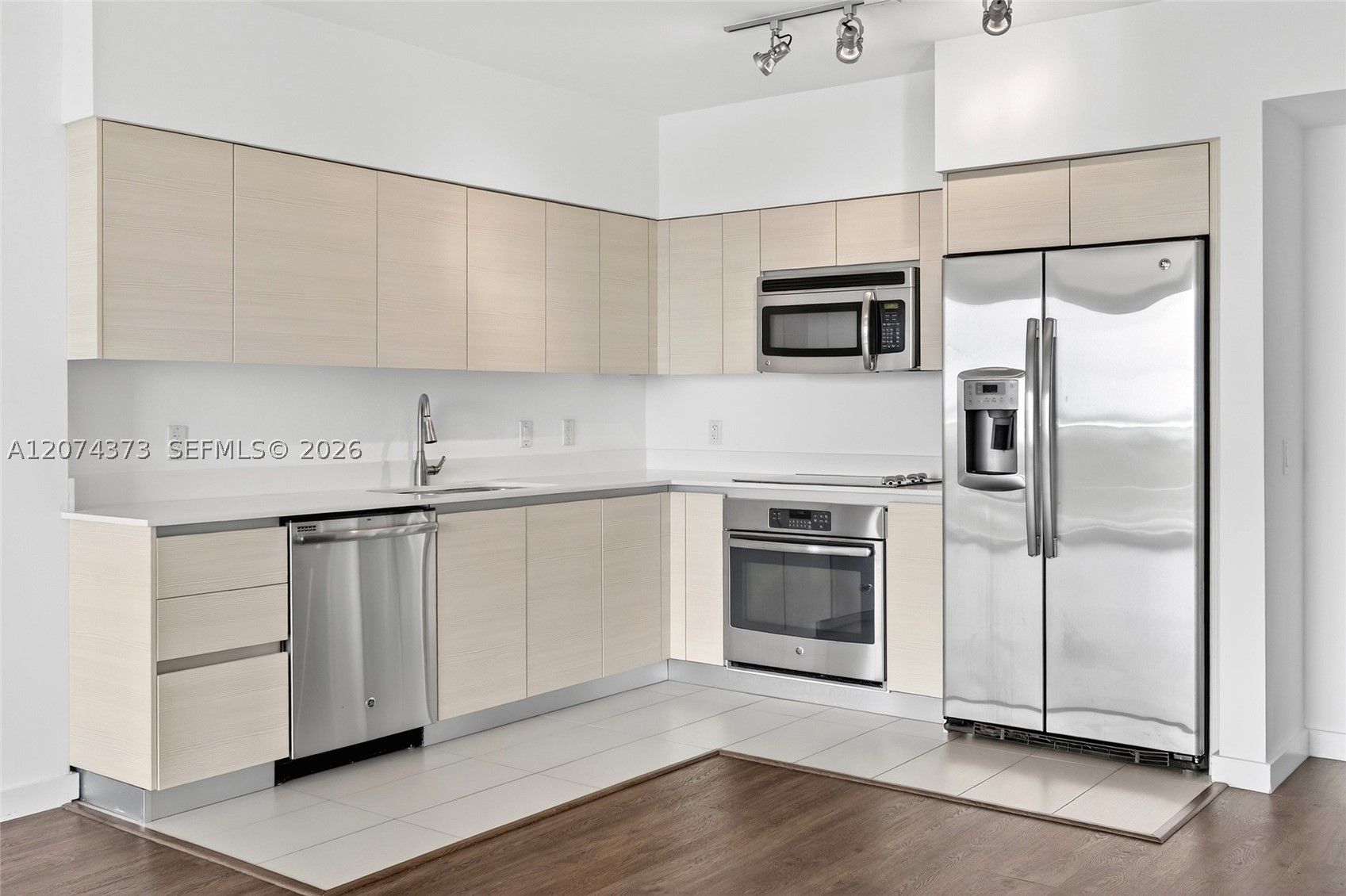4250 Biscayne Blvd #808