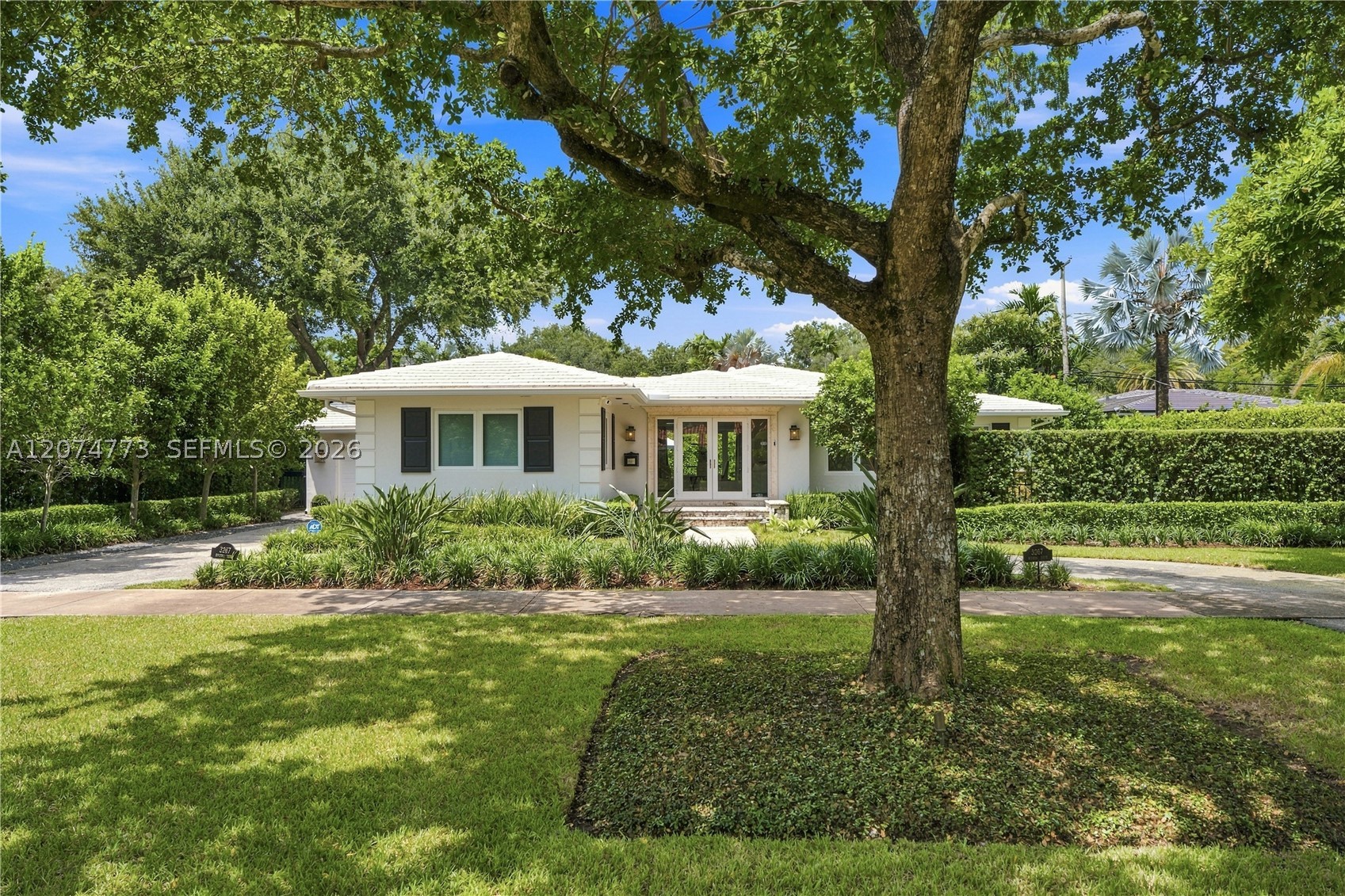 3267 Riviera Dr