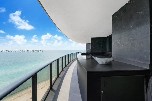 18555 Collins Ave #1605 Sunny Isles Beach, FL 33160