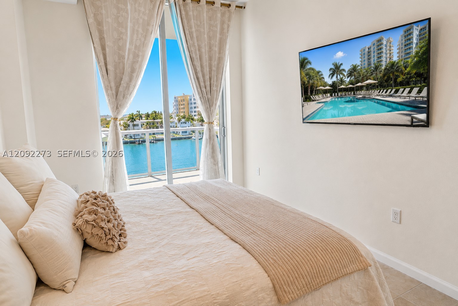 image Eloquence on the Bay11