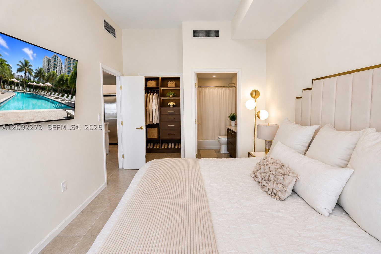 image Eloquence on the Bay12