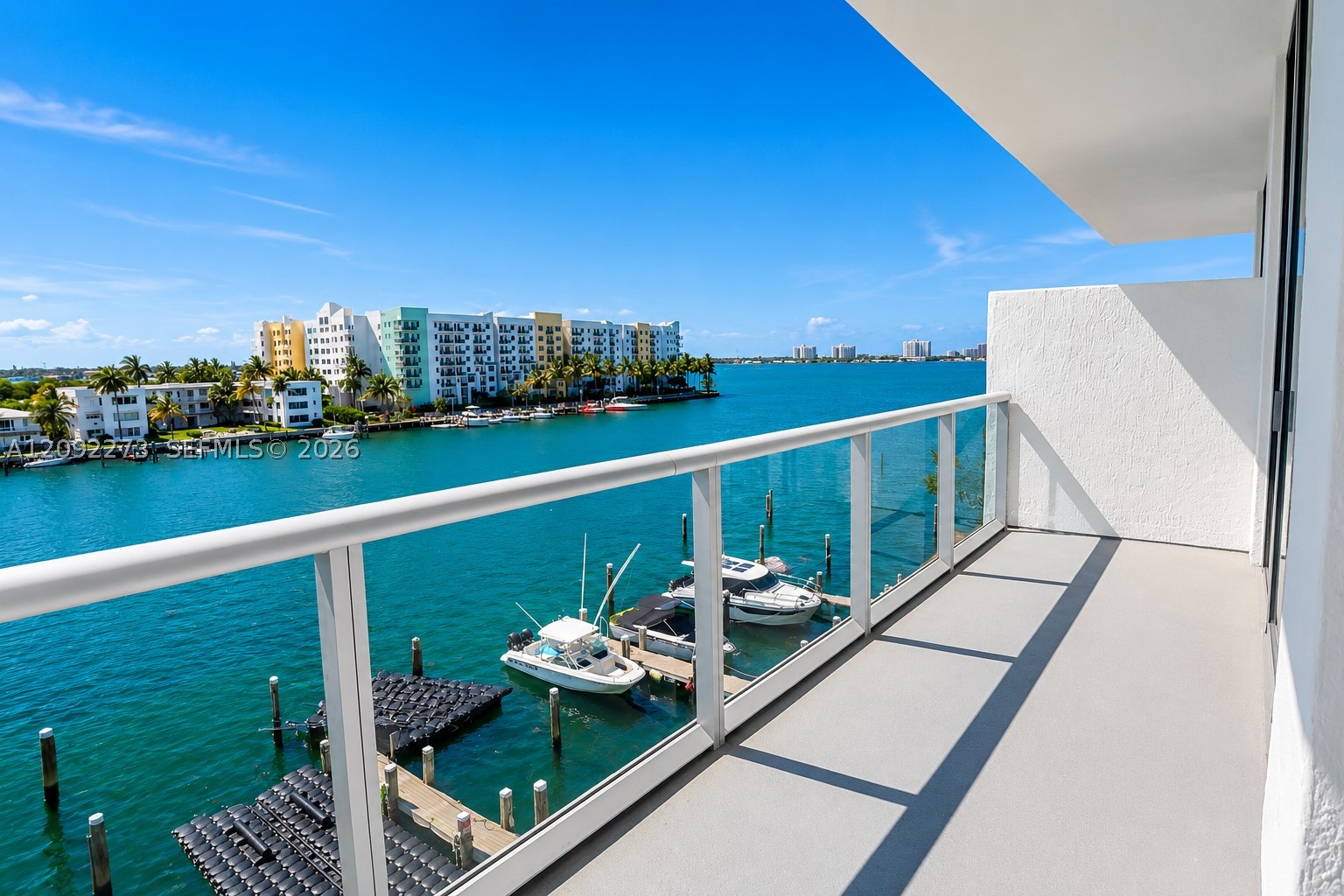image Eloquence on the Bay24