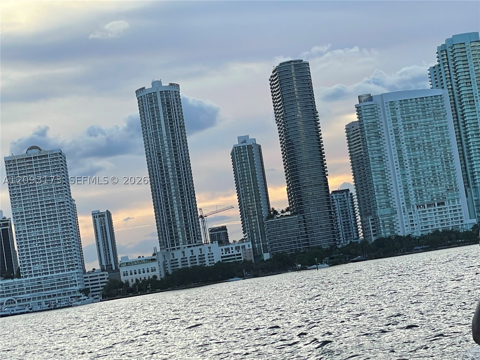 1750 N Bayshore Dr #2810