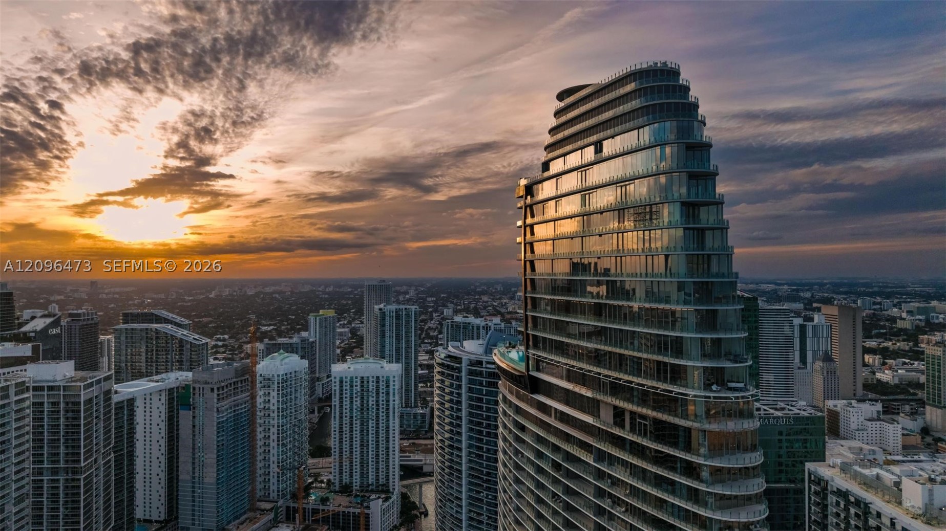 image Aston Martin Residences0