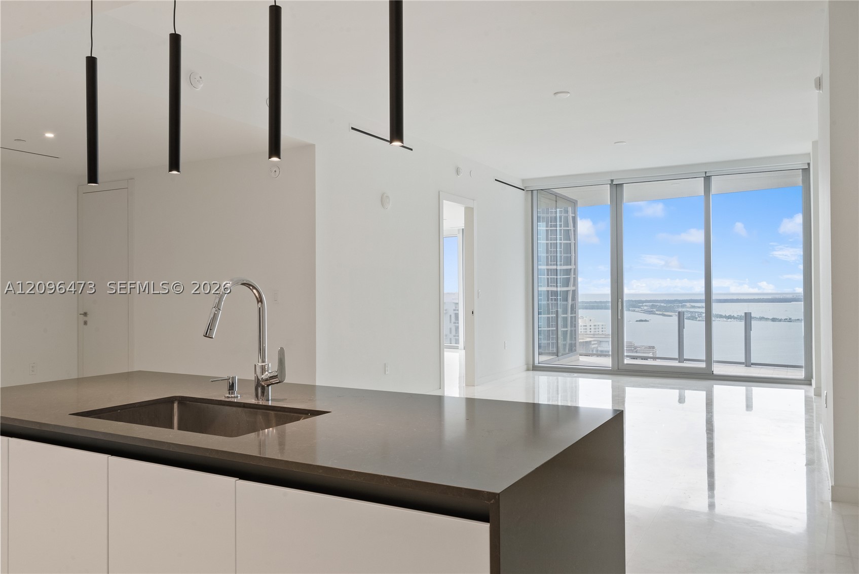 image Aston Martin Residences13