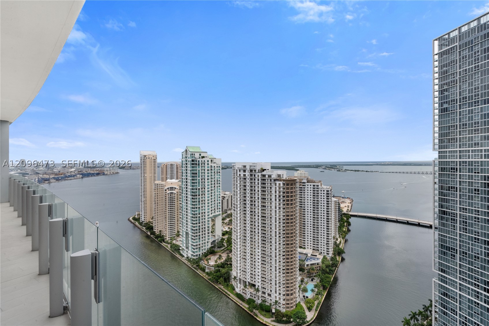 image Aston Martin Residences17