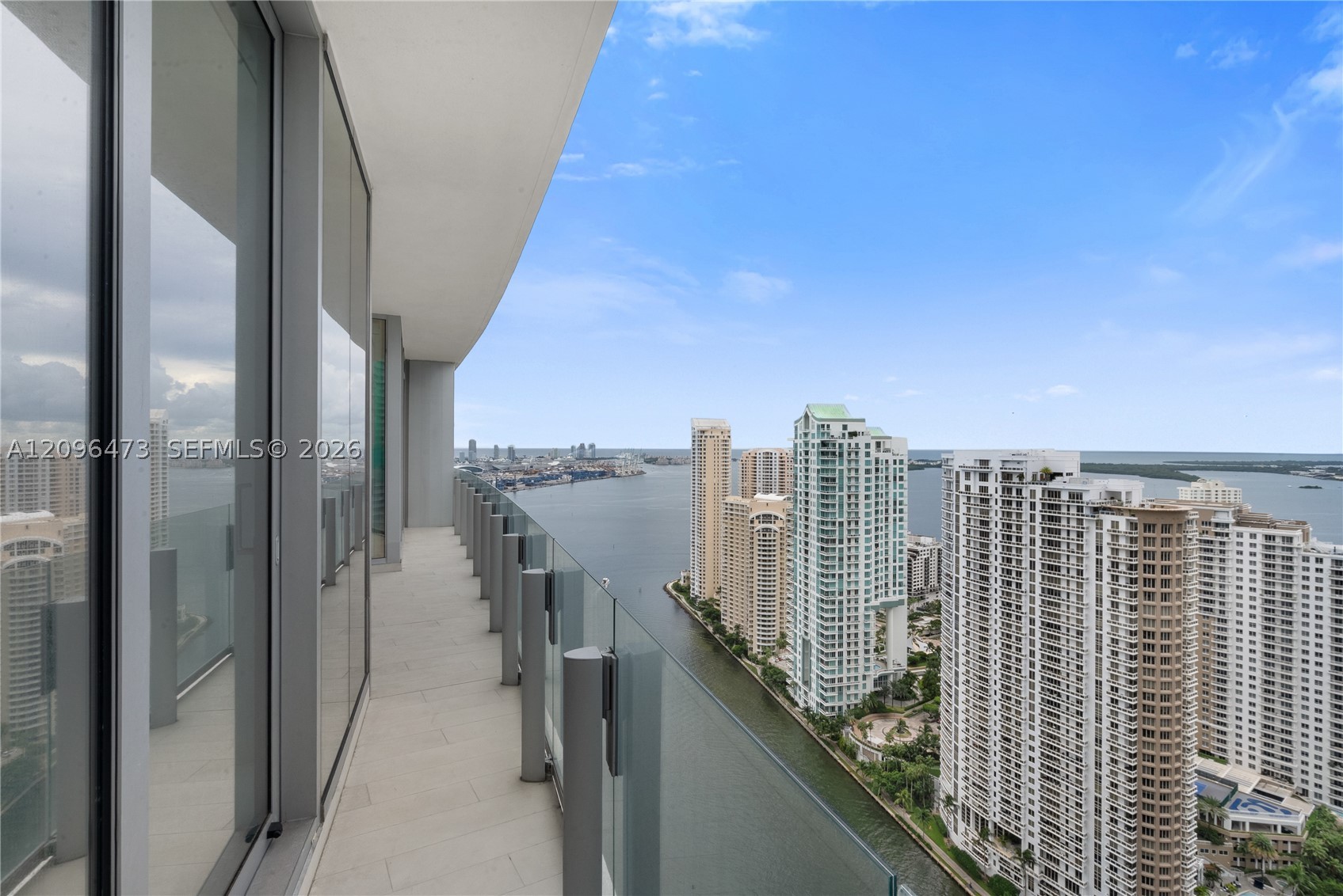 image Aston Martin Residences18