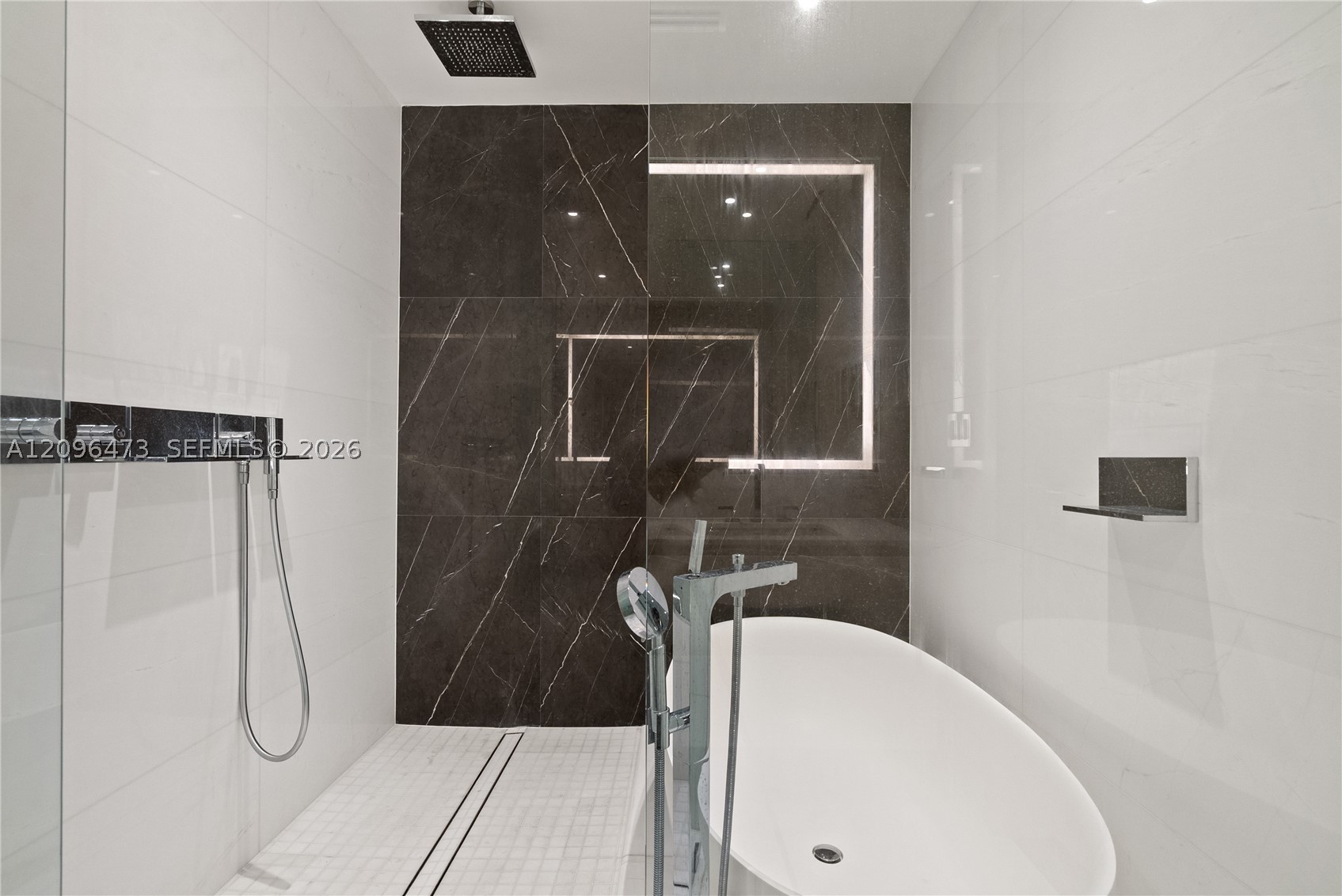image Aston Martin Residences27
