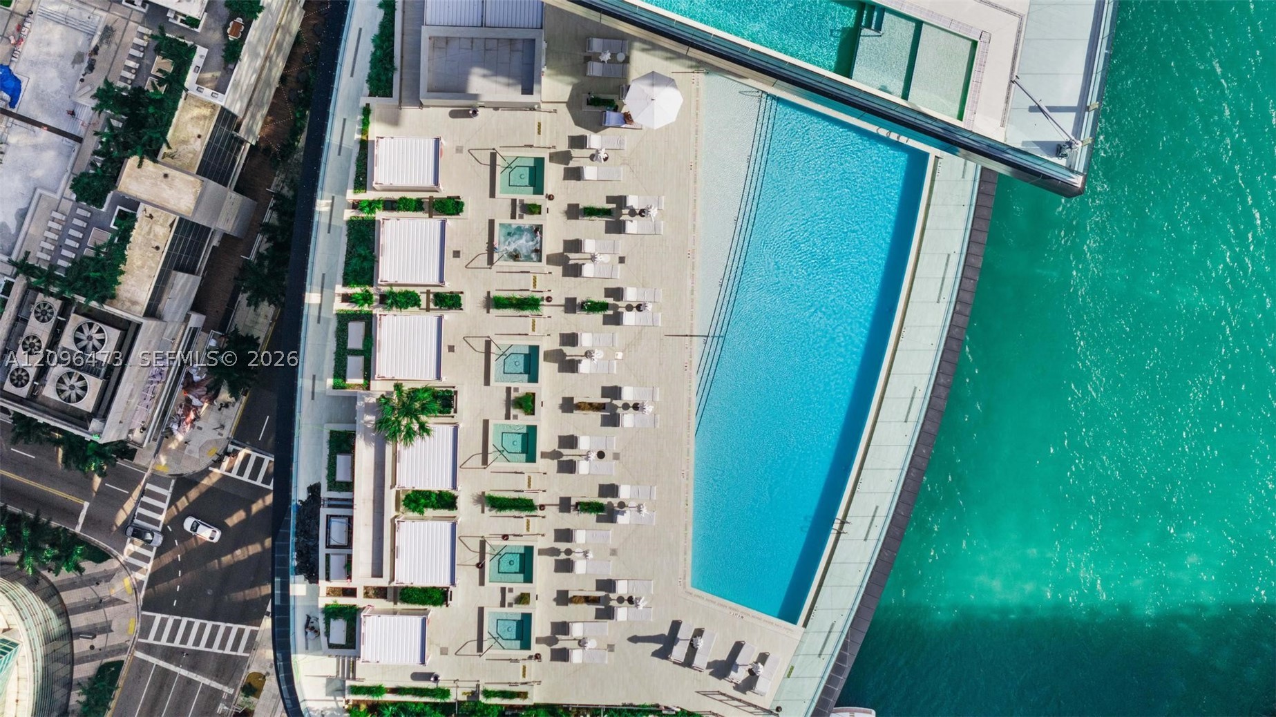image Aston Martin Residences31
