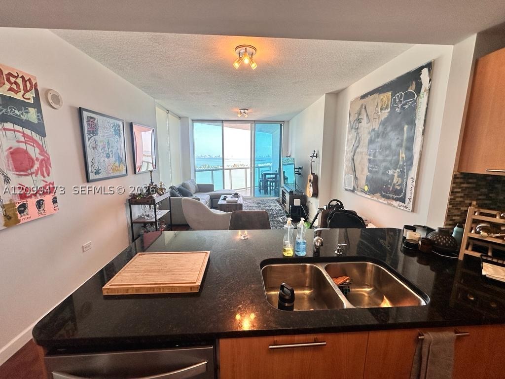 image Platinum Condominium2