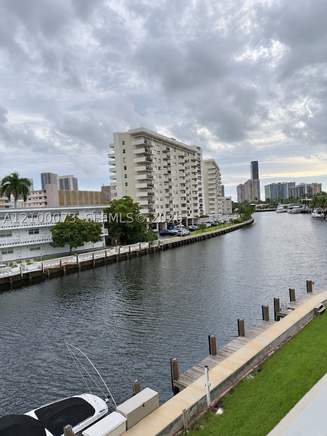 440 Paradise Isle Blvd #306