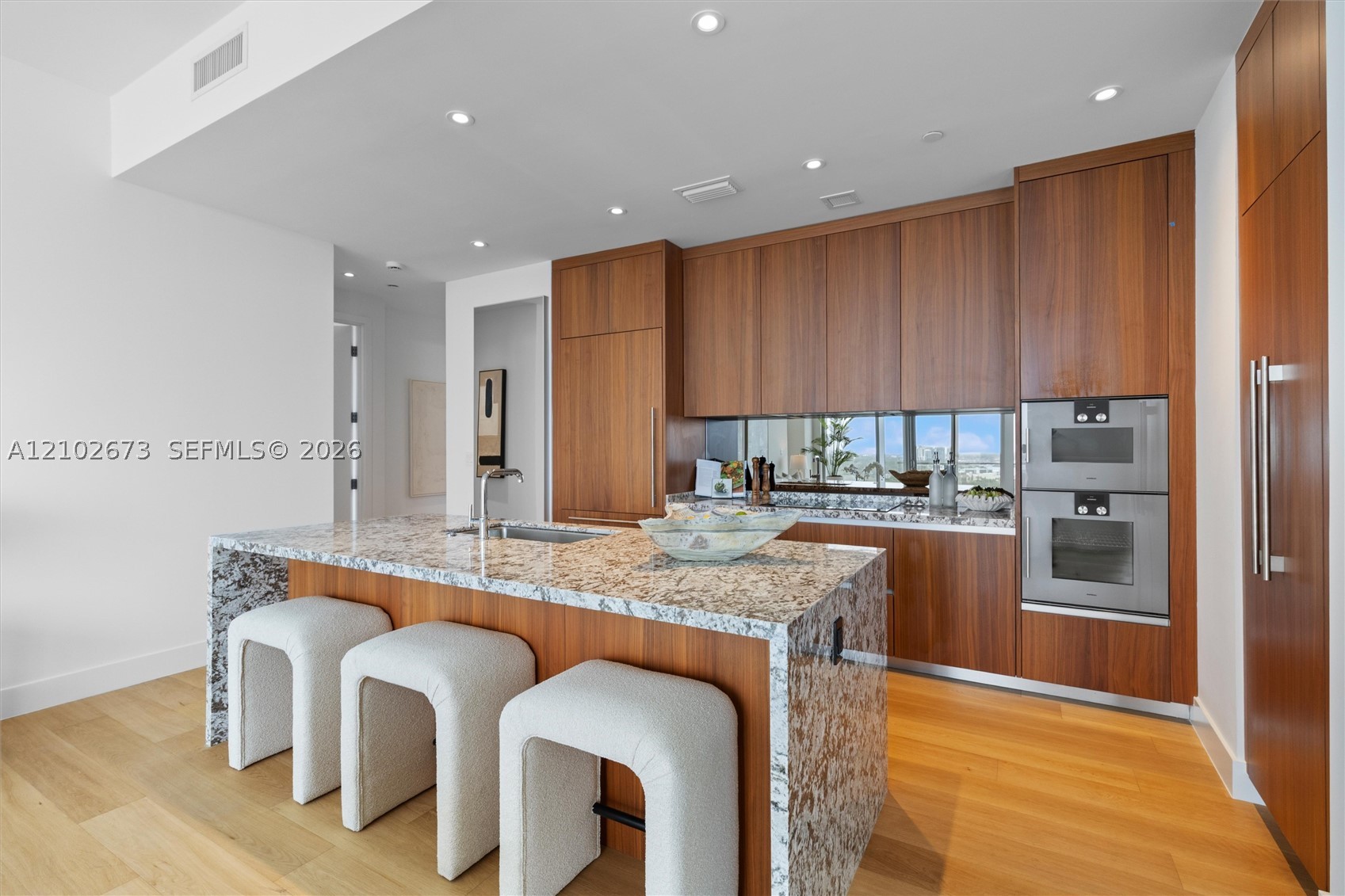 image Una Residences11