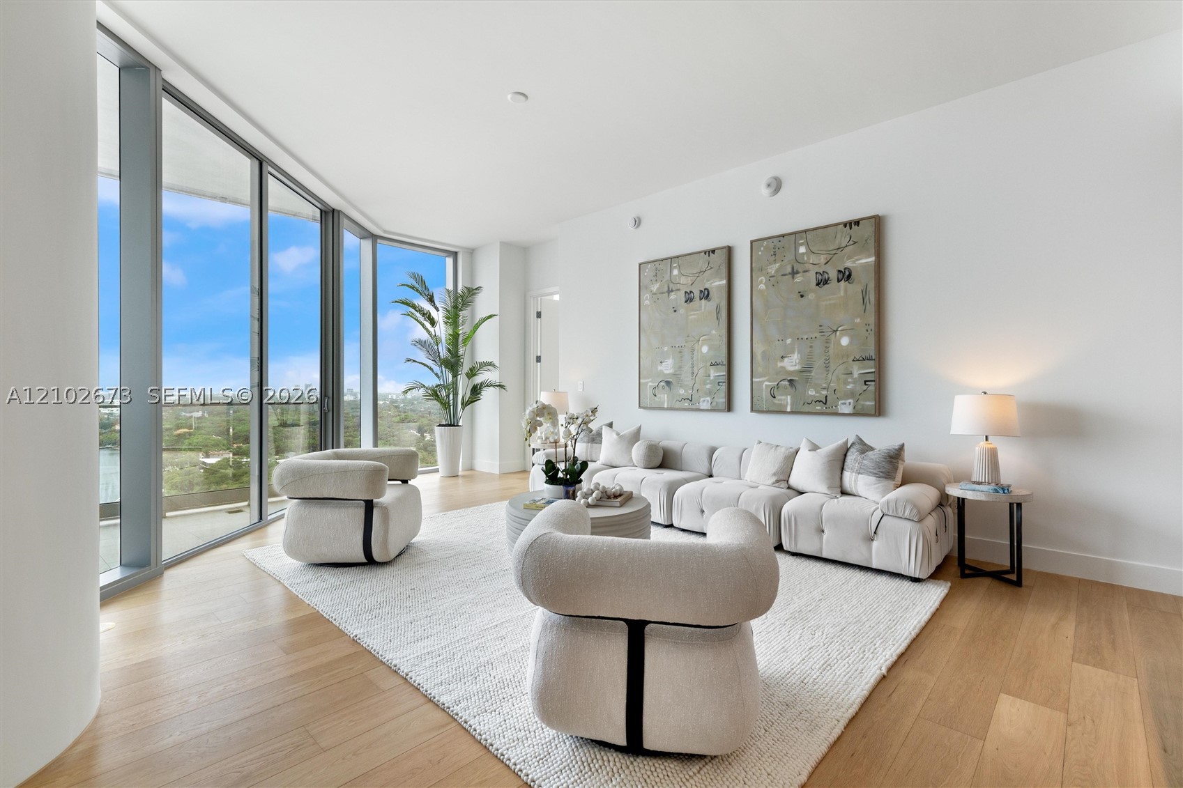 image Una Residences5