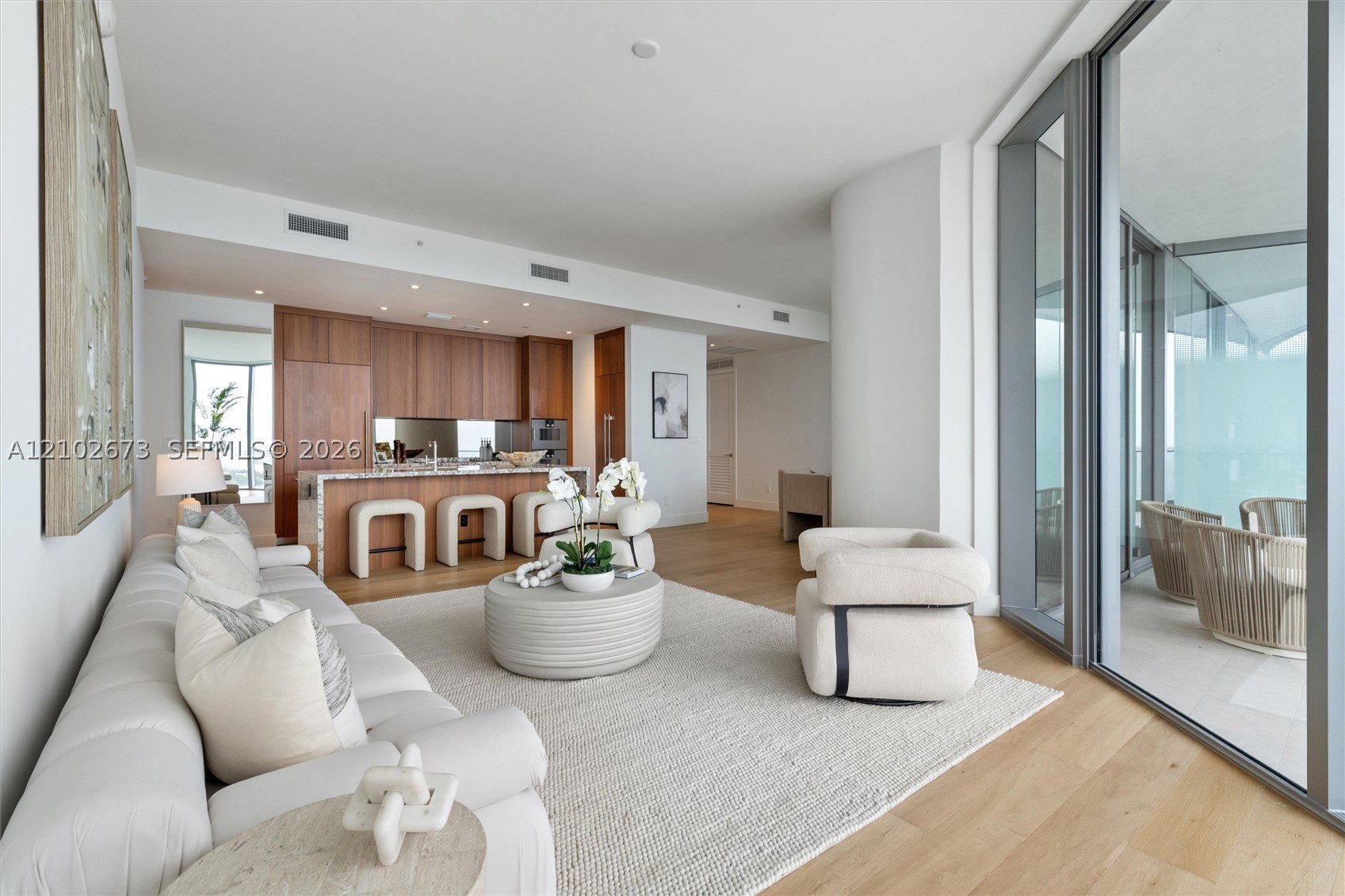 image Una Residences6