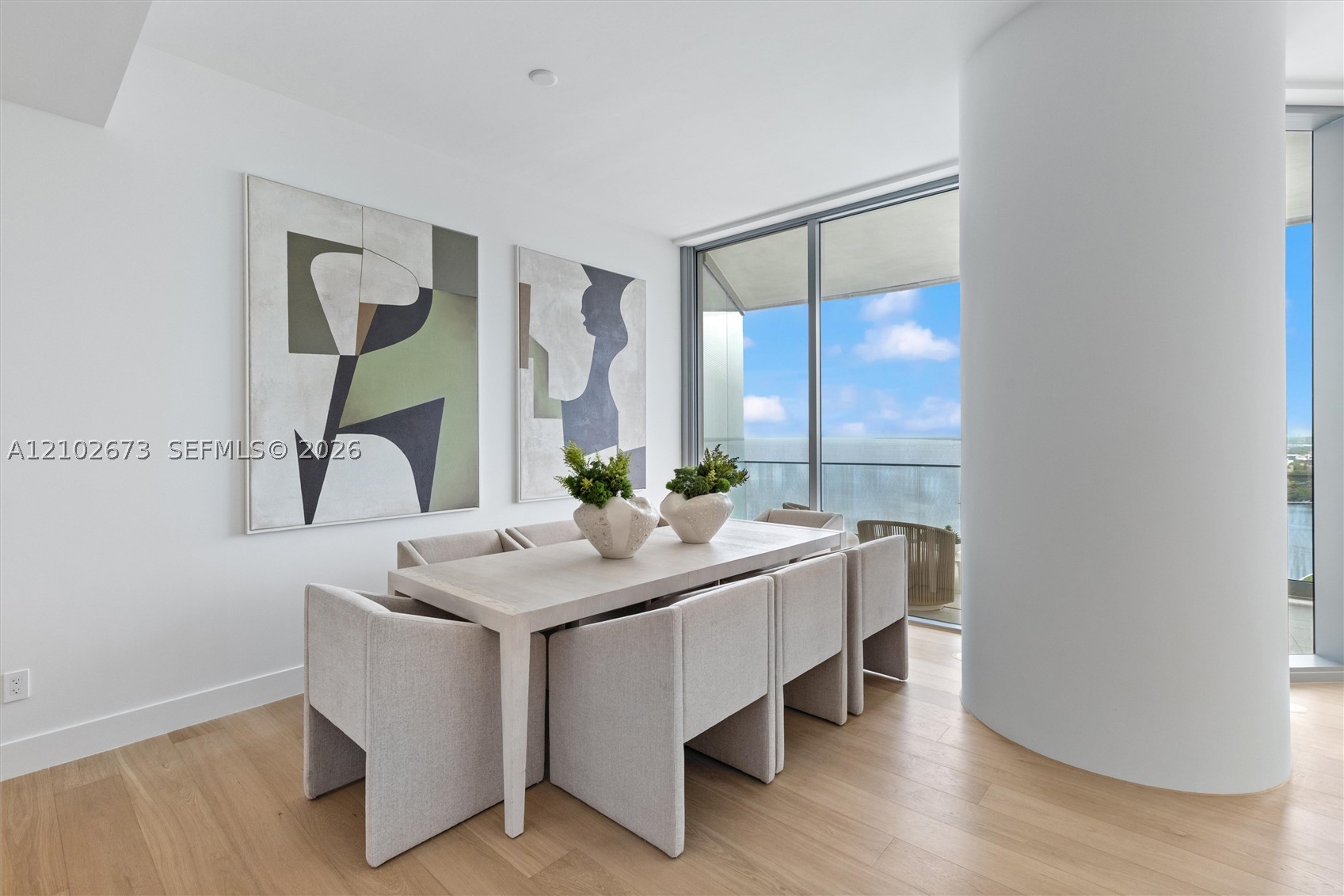 image Una Residences8